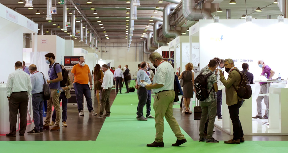 Pubblico e stand degli espositori alla fiera ZeroEmission 2021