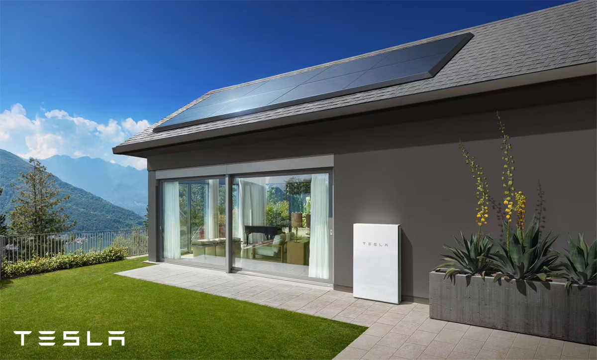 Batteria di accumulo per impianti fotovoltaici Tesla Powerwall installata in una casa