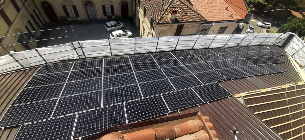Pannelli solari SunPower di impianto fotovoltaico a Canzo (CO) via Giuseppe Mazzini