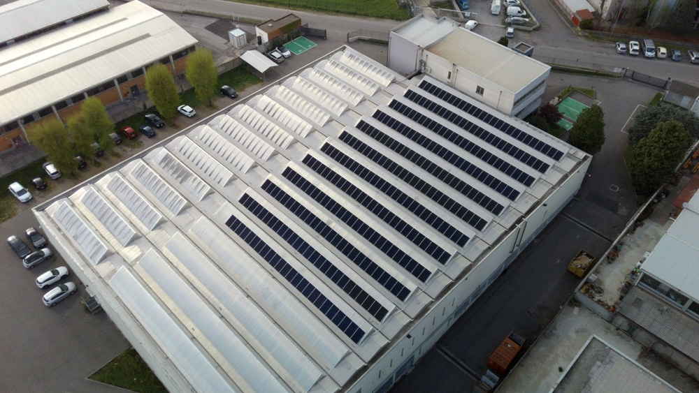 Pannelli solari SunPower di impianto fotovoltaico a Verano Brianza (MB) via Sabbionette 7