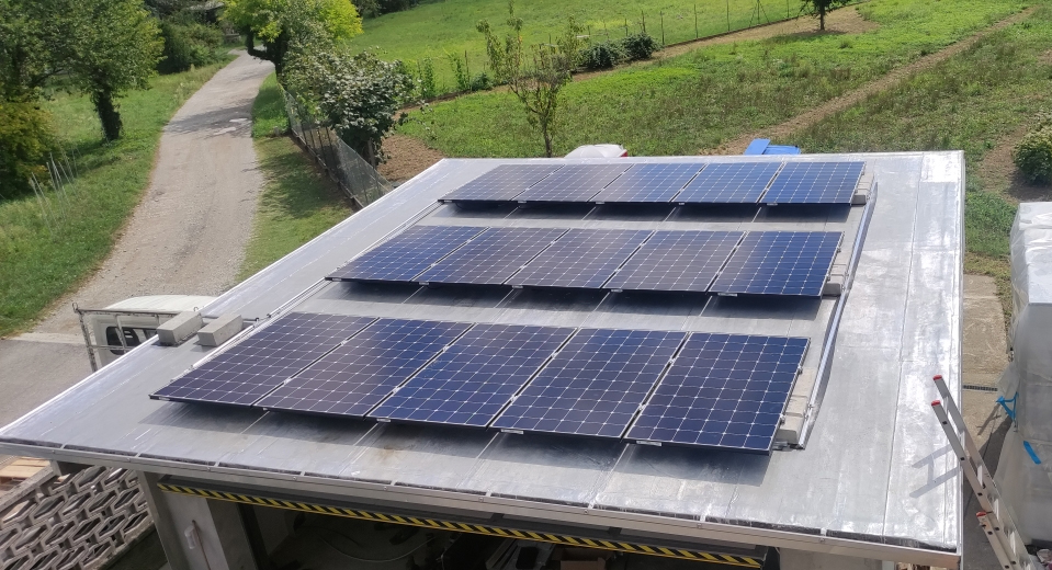 Pannelli solari SunPower Maxeon 5 AC 420 di impianto fotovoltaico a Besana Brianza (MB) via Gaetano Casati 12