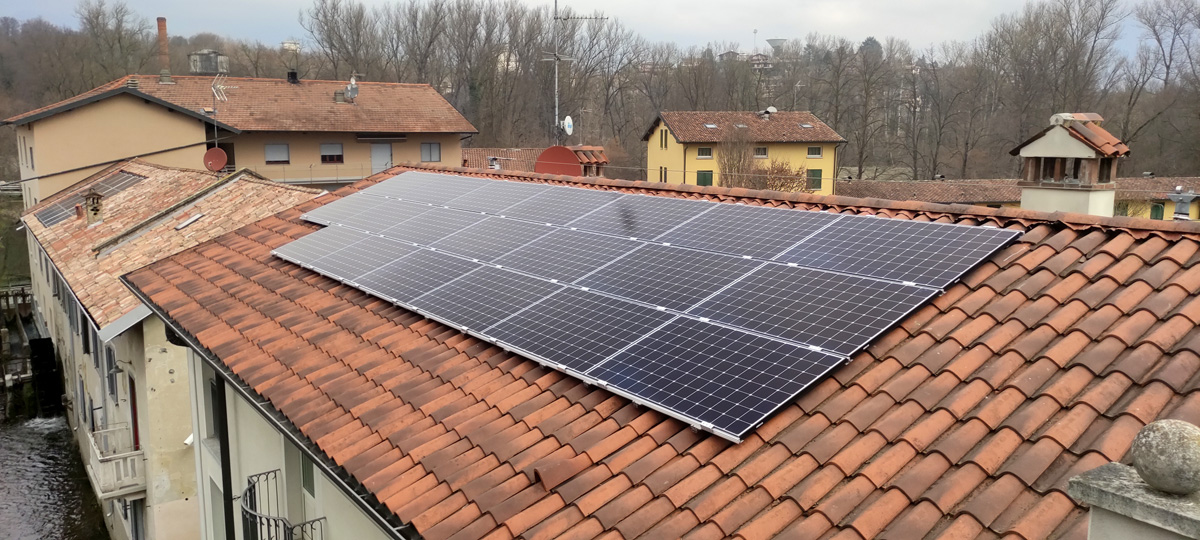 Pannelli solari SunPower Maxeon 3 installati in impianto fotovoltaico aziendale presso Hotel Ristorante Il Corazziere a Merono (CO)