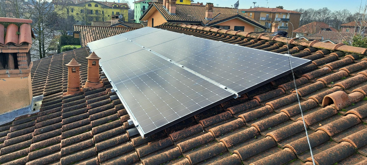 Pannelli solari di impianto fotovoltaico SunPower a Cassano D'Adda (MI)