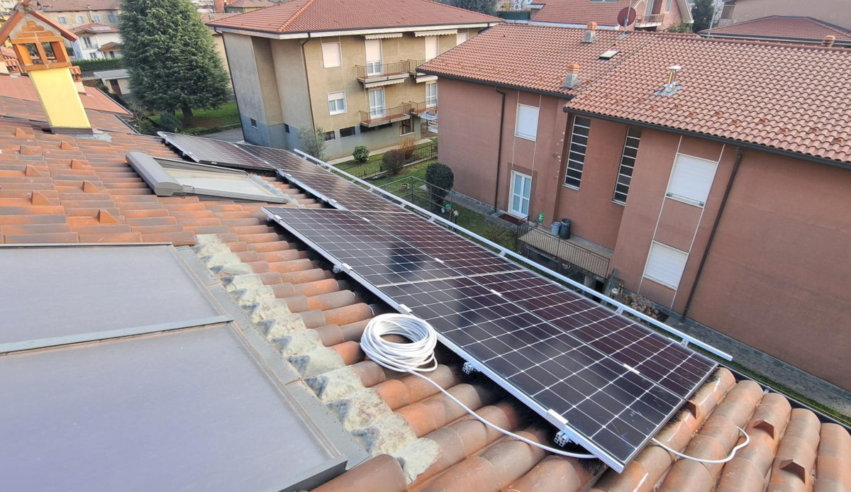 Pannelli solari di impianto fotovoltaico SunPower a Robbiate (LC)
