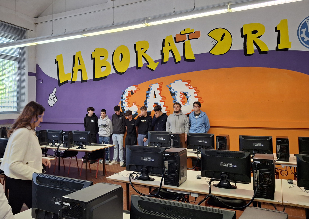 Tanti PC nuovi nel rinnovato laboratorio CAD dell'Istituto Badoni di Lecco