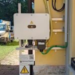 L'inverter e il quadro elettrico dell'impianto fotovoltaico realizzato sul tetto dell'Hospice San Martino di Como