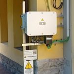 L'inverter e il quadro elettrico dell'impianto fotovoltaico realizzato sul tetto dell'Hospice San Martino di Como