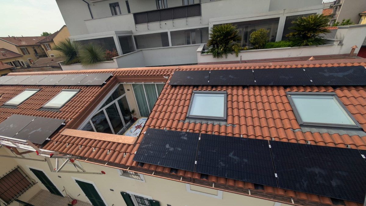 Pannelli solari di impianto fotovoltaico a Monza (MB)