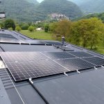 Pannelli fotovoltaici di impianto a energia solare SunPower a Rezzago (CO)