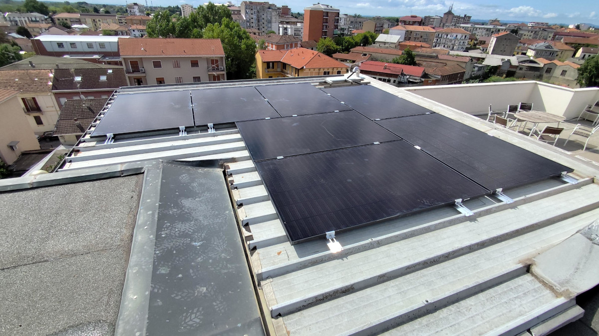 Pannelli solari di impianto fotovoltaico SunPower a Vercelli (VC)