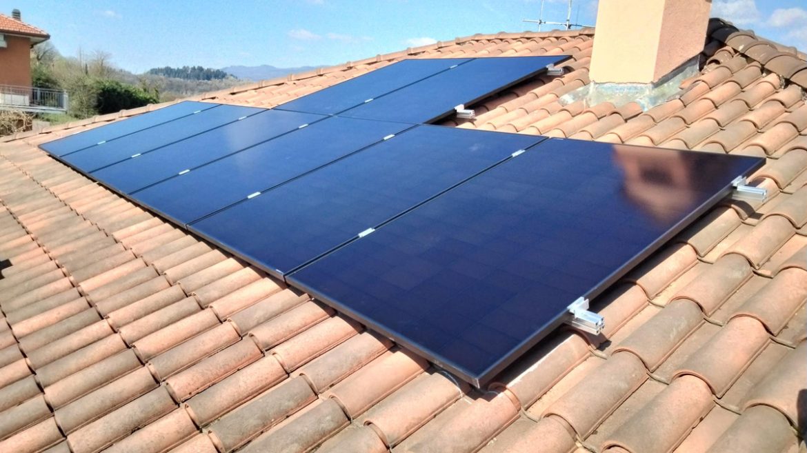 Impianto fotovoltaico privato con pannelli TCL SunPower M Class 470 Wp a Costa Masnaga (LC)