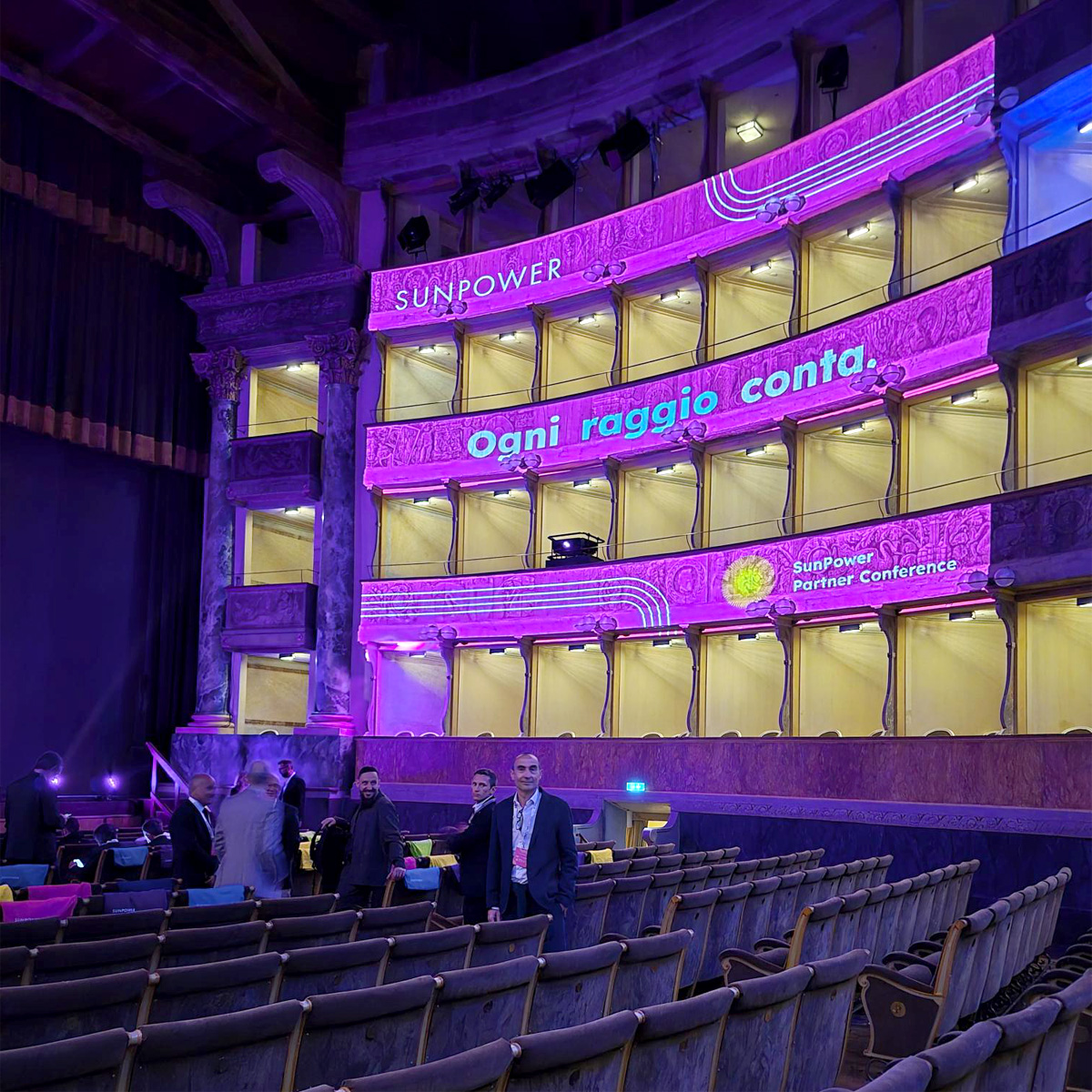 L'interno del Teatro Sociale di Bergamo durante l'evento SunPower Partner Conference 2026