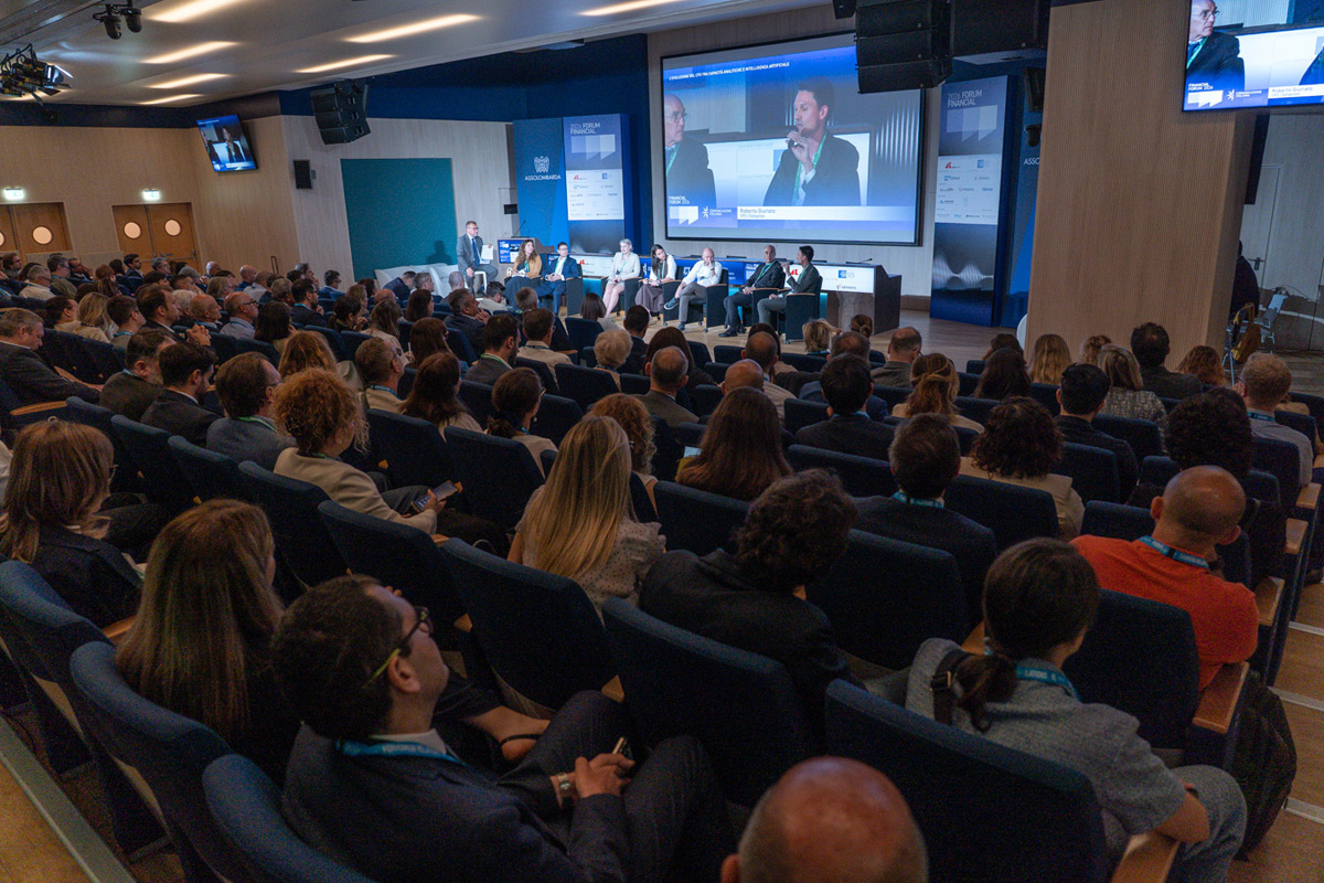 Il pubblico all'interno della sala principale del Financial Forum 2026