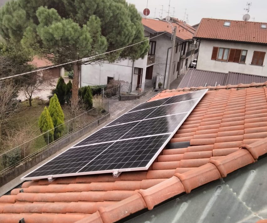 Impianto fotovoltaico privato del 2026 con pannelli Viessmann Vitovolt a Triuggio (MB)
