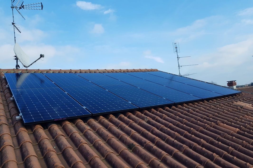 Impianto fotovoltaico privato con pannelli SunPower Maxeon 7 a Rescaldina (MI)