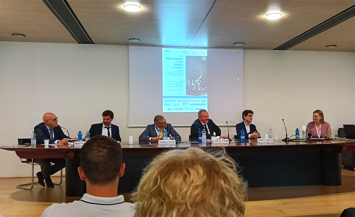 Momenti finali del convegno Non guardare il dito, guarda la luna!