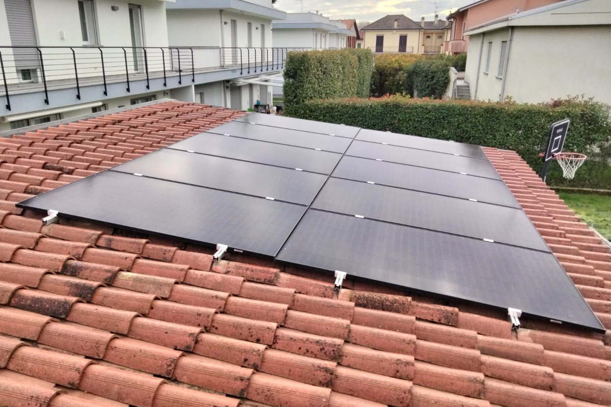 Pannelli SunPower Performance 7 500 blk installati in impianto fotovoltaico domestico ad Albiate (MB)