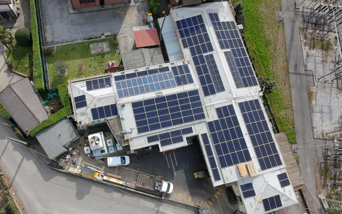 Pannelli SunPower Performance 7 555 COM installati in impianto fotovoltaico aziendale a Cremella (LC) presso Fratelli Gerosa Srl