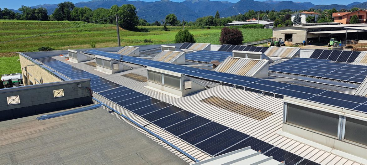 Pannelli SunPower Performance 7 550 COM installati in impianto fotovoltaico aziendale a Rogeno (LC) presso VEP Accessori per mobili Srl