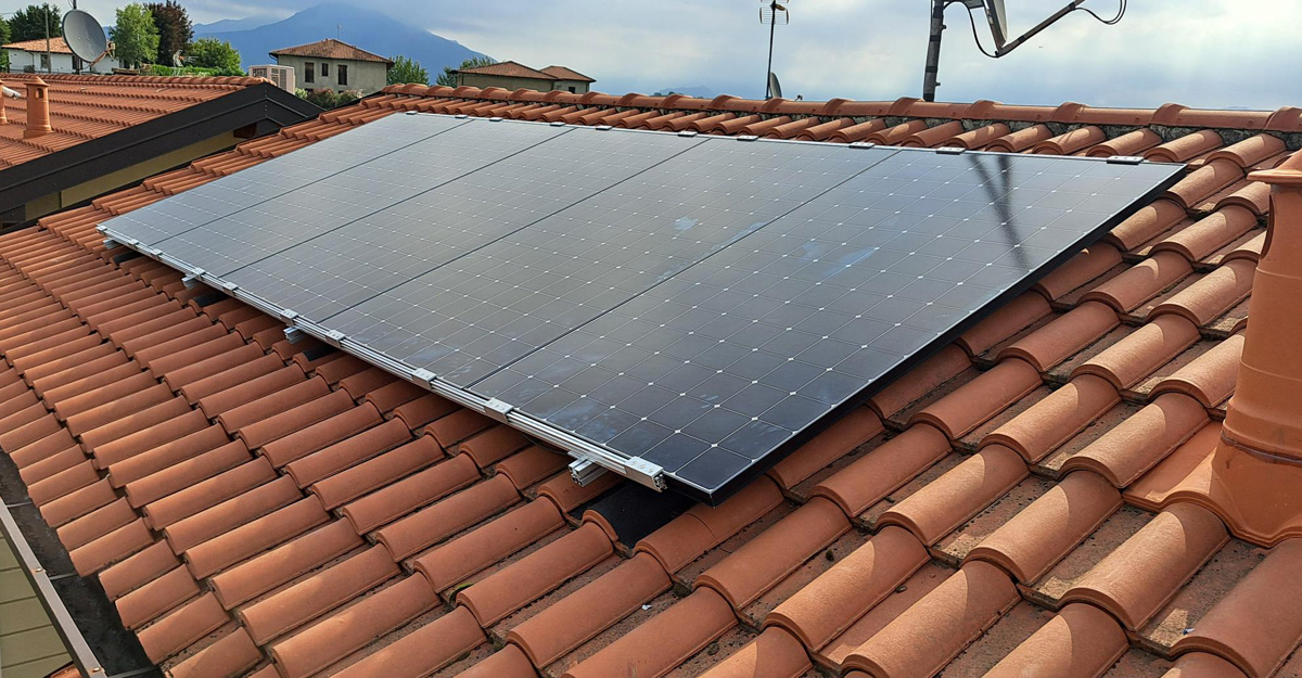 Pannelli SunPower Performance 7 455 BLK installati in impianto fotovoltaico domestico a Paladina (BG)